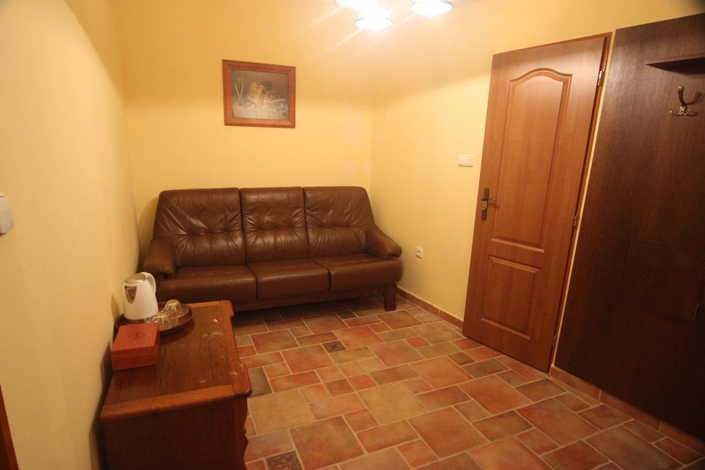 Hotel Pelikan Trzeboń Pokój zdjęcie