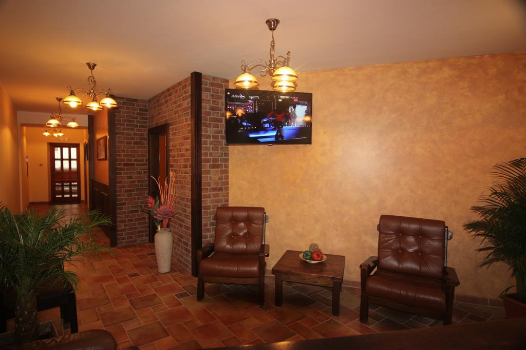 Hotel Pelikan Trzeboń Zewnętrze zdjęcie