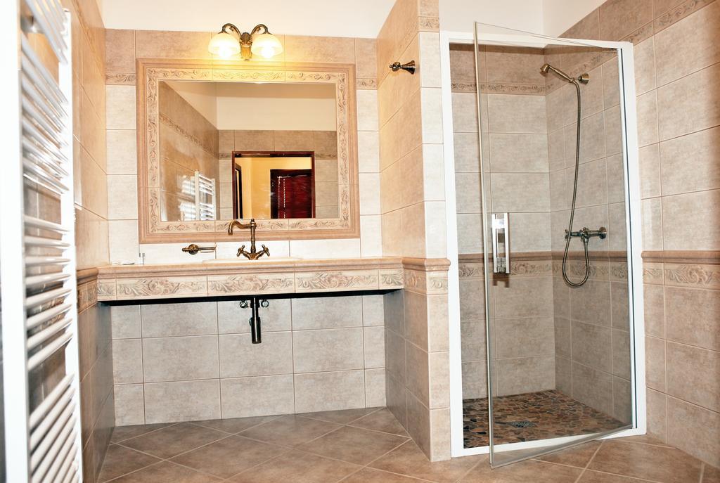 Hotel Pelikan Trzeboń Pokój zdjęcie