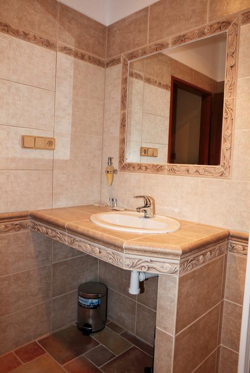 Hotel Pelikan Trzeboń Pokój zdjęcie