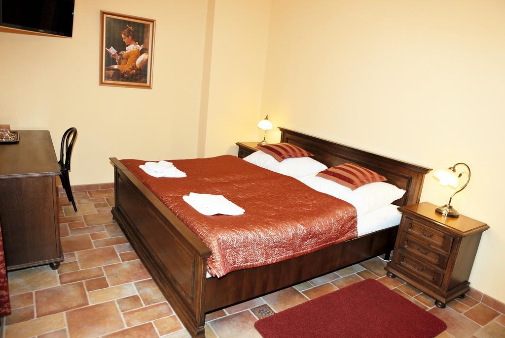 Hotel Pelikan Trzeboń Pokój zdjęcie