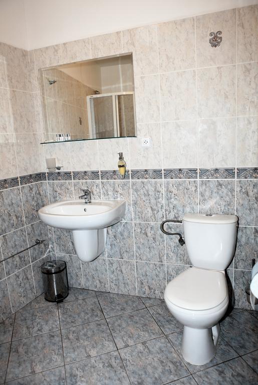 Hotel Pelikan Trzeboń Pokój zdjęcie