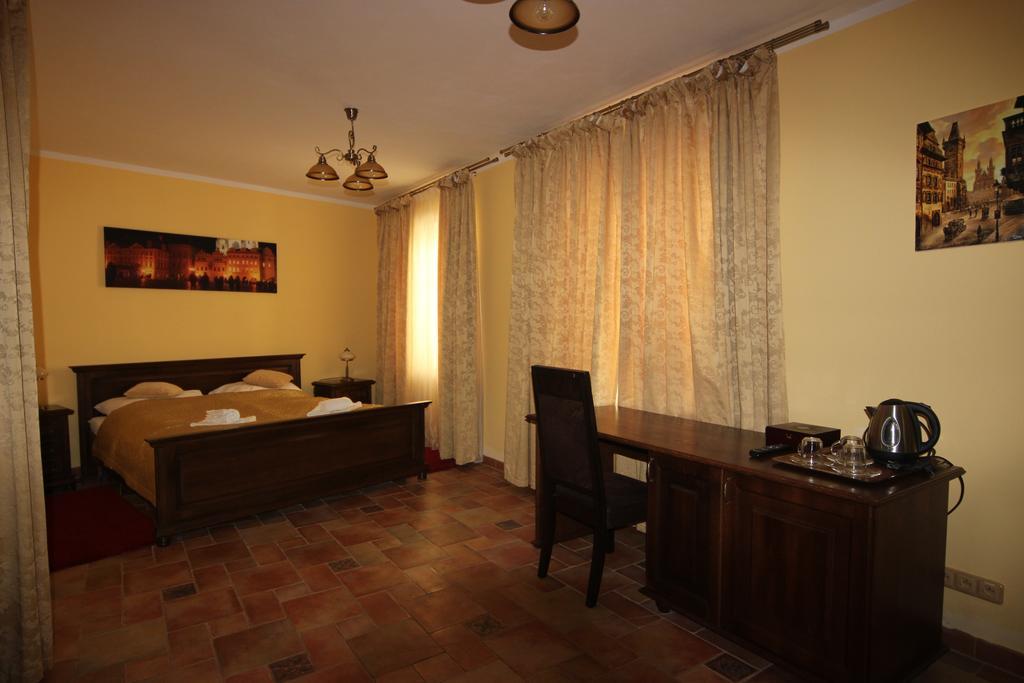 Hotel Pelikan Trzeboń Zewnętrze zdjęcie