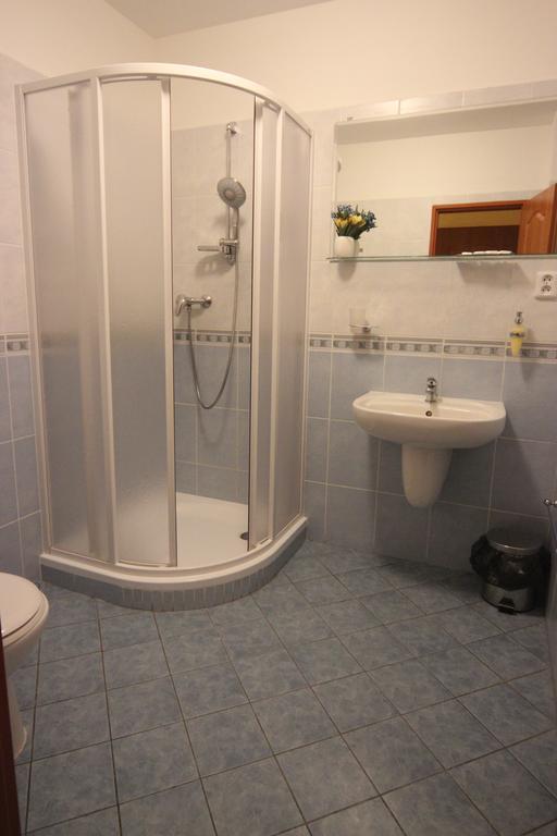 Hotel Pelikan Trzeboń Zewnętrze zdjęcie